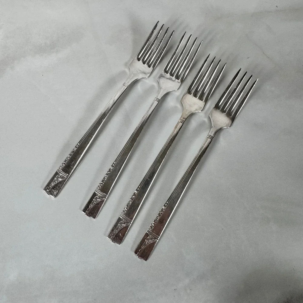 Set of 4 Oneida Nobility Plate Silver Plated Dinner Forks Caprice Floral Lot 1